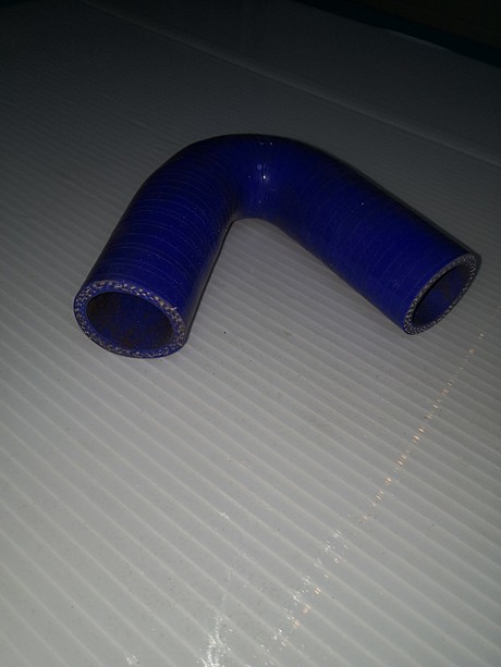 E135-38 Патрубок силиконовый (угол 45*) L=102mm+102mm