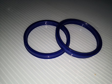 UN/UNS манжет универсальный 20*28*5 PU