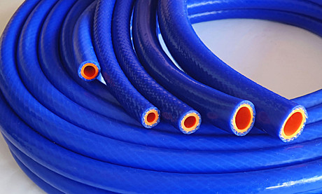 Патрубок силиконовый прямой d16 L4000 